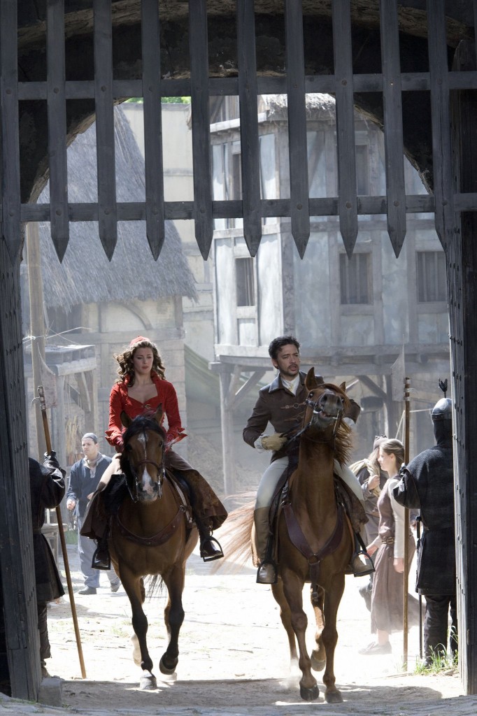 Retour de Sherwood pour les deux cavaliers, Marian et le Comte