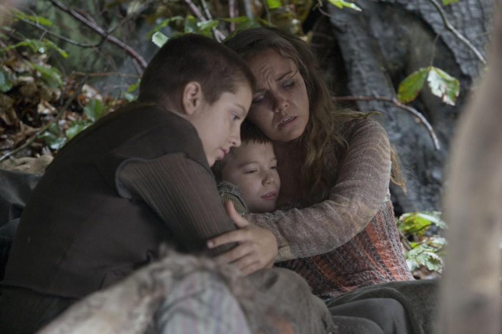Ceris, réfugiée dans la forêt de Sherwood avec ses enfants